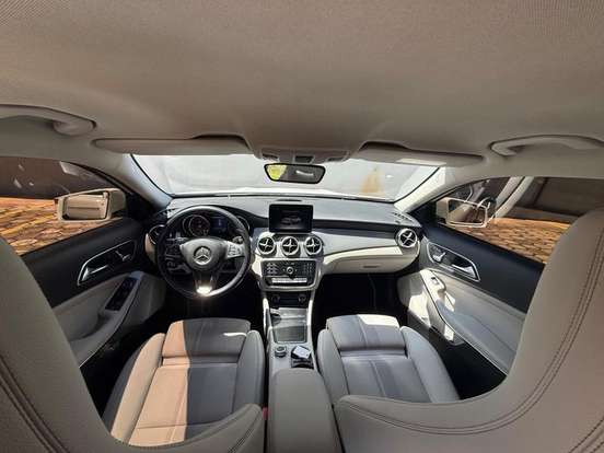 MERCEDES-BENZ-GLA 200-2020