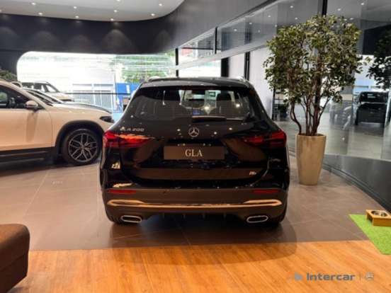 MERCEDES-BENZ-GLA 200-2026