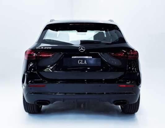 MERCEDES-BENZ-GLA 200-2026
