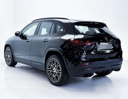 MERCEDES-BENZ-GLA 200-2026