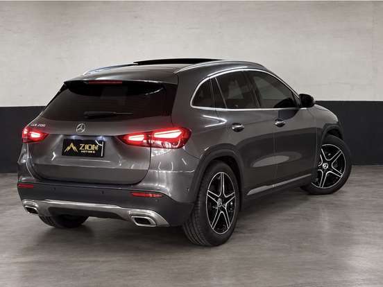 MERCEDES-BENZ-GLA 200-2024