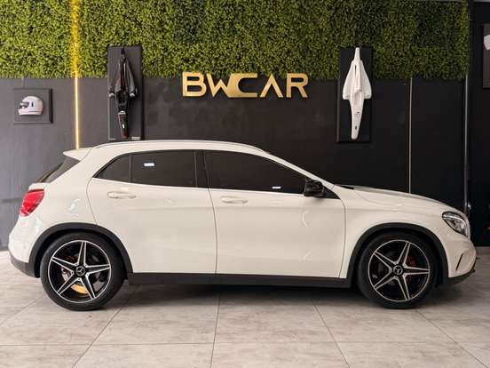 MERCEDES-BENZ-GLA 200-1.6 CGI ADVANCE 16V TURBO FLEX 4P AUTOMÁTICO MERCEDES-BENZ-GLA 200-2015