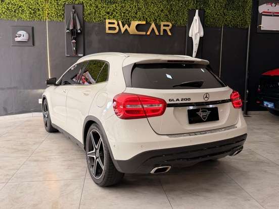 MERCEDES-BENZ-GLA 200-1.6 CGI ADVANCE 16V TURBO FLEX 4P AUTOMÁTICO MERCEDES-BENZ-GLA 200-2015