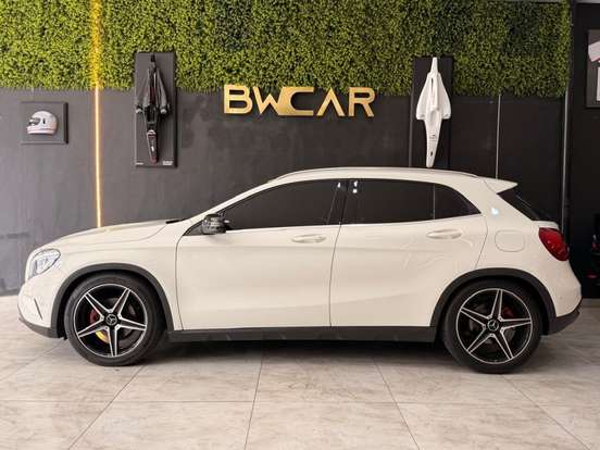 MERCEDES-BENZ-GLA 200-1.6 CGI ADVANCE 16V TURBO FLEX 4P AUTOMÁTICO MERCEDES-BENZ-GLA 200-2015