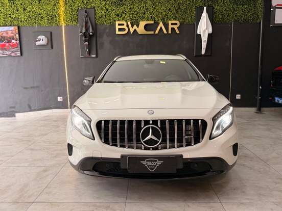 MERCEDES-BENZ-GLA 200-2015