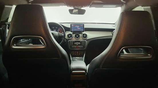 MERCEDES-BENZ-GLA 200-2014