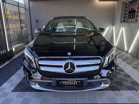 MERCEDES-BENZ-GLA 200-2016