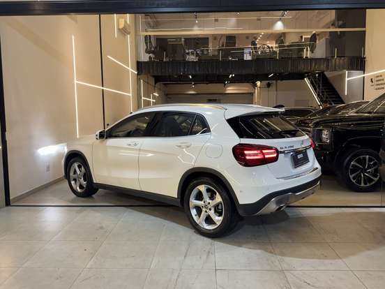 MERCEDES-BENZ-GLA 200-1.6 CGI FLEX ADVANCE 7G-DCT MERCEDES-BENZ-GLA 200-2019