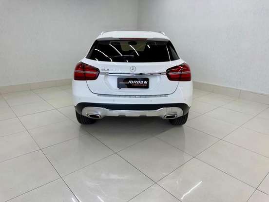 MERCEDES-BENZ-GLA 200-1.6 CGI FLEX ADVANCE 7G-DCT MERCEDES-BENZ-GLA 200-2018