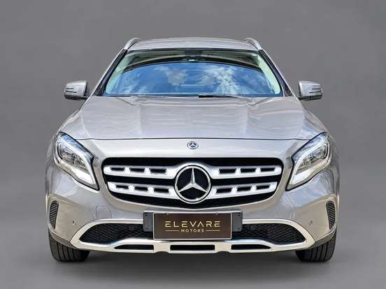MERCEDES-BENZ-GLA 200-2019