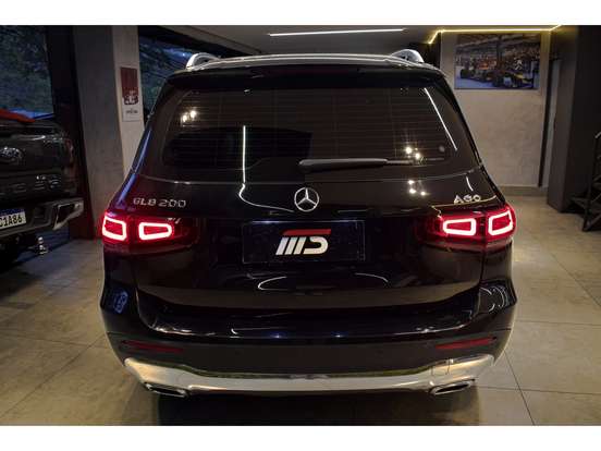 MERCEDES-BENZ-GLB 200-2023