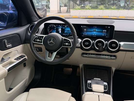 MERCEDES-BENZ-GLB 200-2020