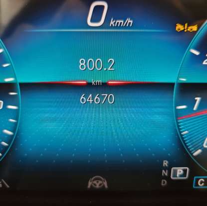 MERCEDES-BENZ-GLB 200-2022