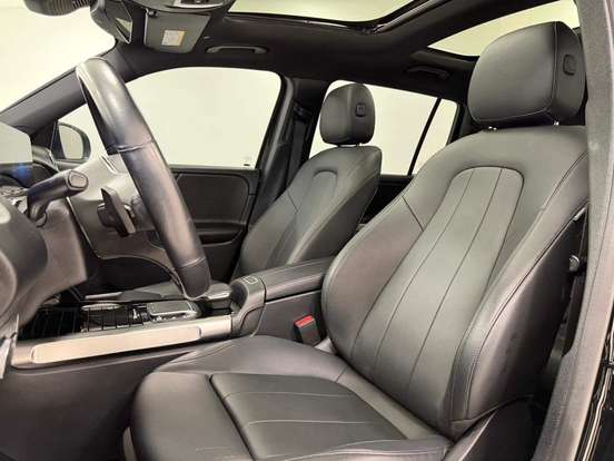 MERCEDES-BENZ-GLB 200-2020