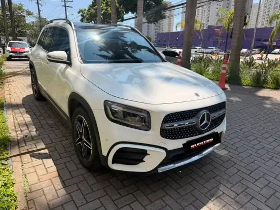 MERCEDES-BENZ-GLB 220-2024