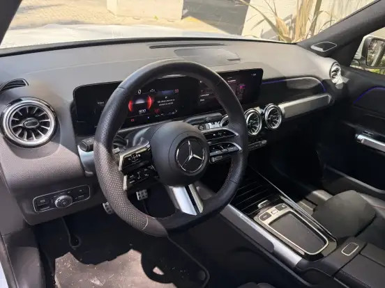 MERCEDES-BENZ-GLB 220-2.0 MHEV AMG LINE 4MATIC 8G-DCT MERCEDES-BENZ-GLB 220-2024