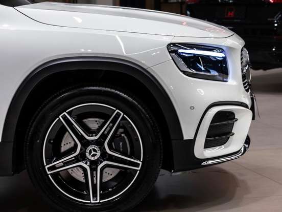 MERCEDES-BENZ-GLB 220-2.0 MHEV AMG LINE 4MATIC 8G-DCT MERCEDES-BENZ-GLB 220-2024
