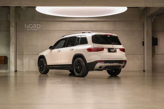 MERCEDES-BENZ-GLB 220-2025