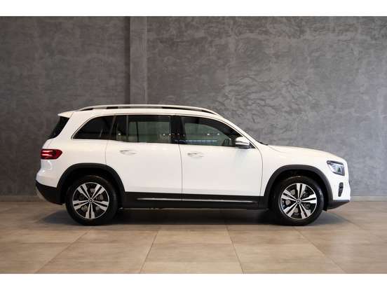 MERCEDES-BENZ-GLB 220-2024