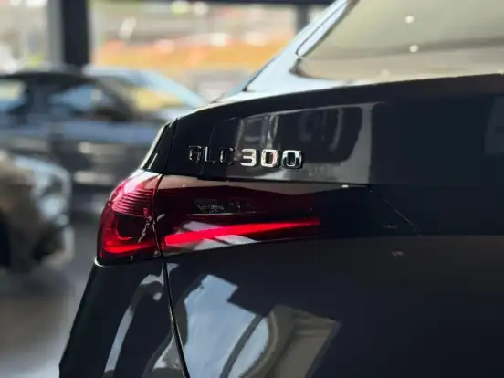 MERCEDES-BENZ-GLC 300-2026