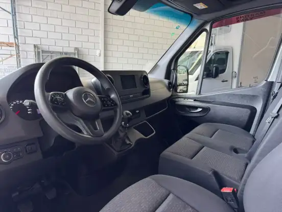 MERCEDES-BENZ-SPRINTER-2021