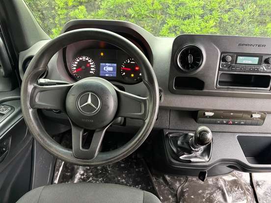 MERCEDES-BENZ-SPRINTER-2020