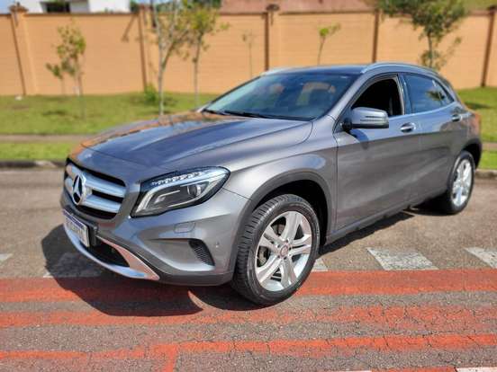 MERCEDES-BENZ-GLA 200-2017