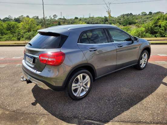 MERCEDES-BENZ-GLA 200-2017