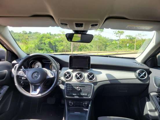 MERCEDES-BENZ-GLA 200-2017
