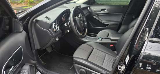 MERCEDES-BENZ-GLA 200-2019