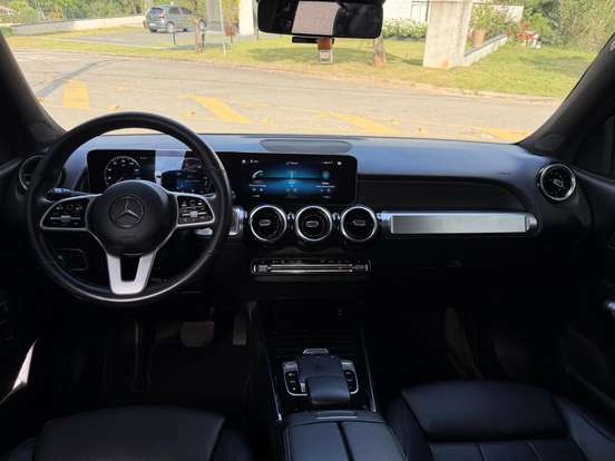 MERCEDES-BENZ-GLB 200-2020