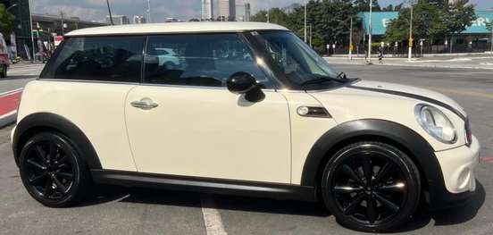 MINI-ONE-2011