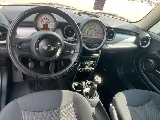 MINI-ONE-2011