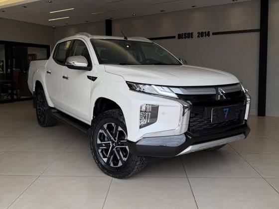 MITSUBISHI L200 TRITON 2.4 16V TURBO DIESEL SPORT HPE-S CD 4P 4X4 AUTOMÁTICO