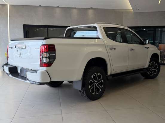 MITSUBISHI-L200 TRITON-2.4 16V TURBO DIESEL SPORT HPE-S CD 4P 4X4 AUTOMÁTICO MITSUBISHI-L200 TRITON-2022