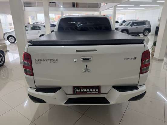 MITSUBISHI-L200 TRITON-2.4 16V TURBO DIESEL SPORT HPE-S CD 4P 4X4 AUTOMÁTICO MITSUBISHI-L200 TRITON-2018