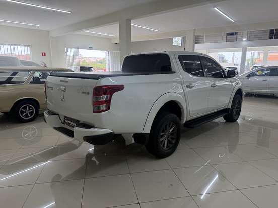 MITSUBISHI-L200 TRITON-2.4 16V TURBO DIESEL SPORT HPE-S CD 4P 4X4 AUTOMÁTICO MITSUBISHI-L200 TRITON-2018