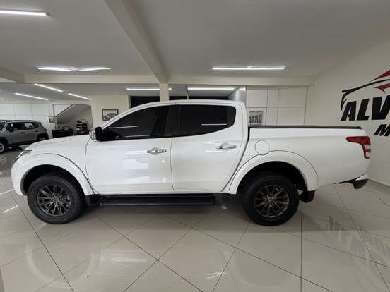 MITSUBISHI-L200 TRITON-2.4 16V TURBO DIESEL SPORT HPE-S CD 4P 4X4 AUTOMÁTICO MITSUBISHI-L200 TRITON-2018