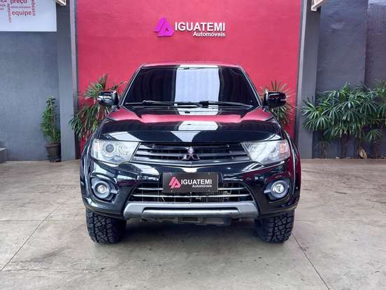 MITSUBISHI-L200 TRITON-3.5 HPE 4X4 CD V6 24V FLEX 4P AUTOMÁTICO MITSUBISHI-L200 TRITON-2014