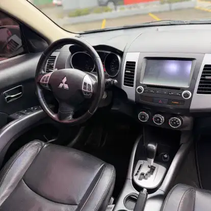 MITSUBISHI-OUTLANDER-2.0 16V GASOLINA 4P AUTOMÁTICO MITSUBISHI-OUTLANDER-2013