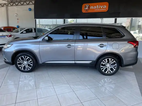 MITSUBISHI-OUTLANDER-2.0 COMFORT 16V GASOLINA 4P AUTOMÁTICO MITSUBISHI-OUTLANDER-2017