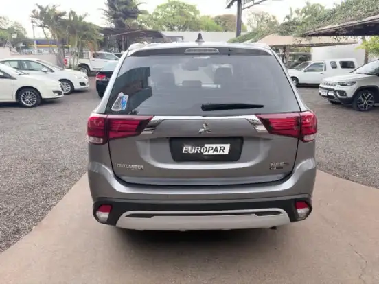 MITSUBISHI-OUTLANDER-2.2 MIVEC DI-D DIESEL HPE-S AWD AUTOMÁTICO MITSUBISHI-OUTLANDER-2020