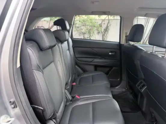 MITSUBISHI-OUTLANDER-2.2 MIVEC DI-D DIESEL HPE-S AWD AUTOMÁTICO MITSUBISHI-OUTLANDER-2020