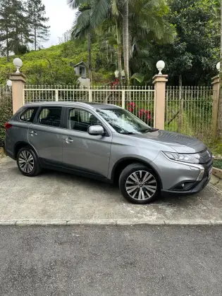 MITSUBISHI OUTLANDER 2.2 MIVEC DI-D DIESEL HPE-S AWD AUTOMÁTICO