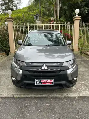 MITSUBISHI-OUTLANDER-2019