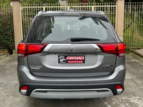 MITSUBISHI-OUTLANDER-2.2 MIVEC DI-D DIESEL HPE-S AWD AUTOMÁTICO MITSUBISHI-OUTLANDER-2019