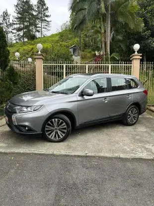 MITSUBISHI-OUTLANDER-2019