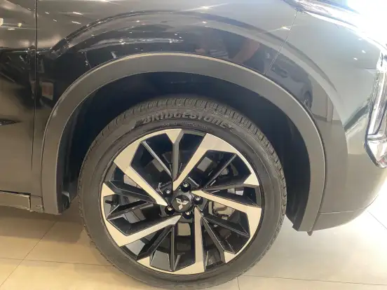 MITSUBISHI-OUTLANDER-2.4 PHEV SIGNATURE S-AWC DHT MITSUBISHI-OUTLANDER-2025