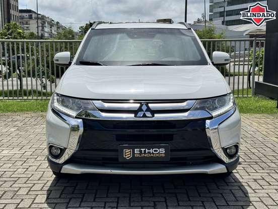 MITSUBISHI-OUTLANDER-2015