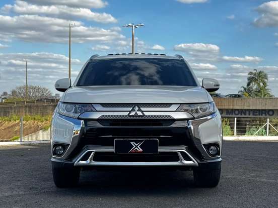 MITSUBISHI-OUTLANDER-2019